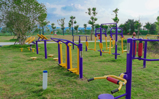 你是不是也正在为装修发愁？预算有限却想装出高级感？水电隐蔽工程到底能不能省？地板还是地砖更划算？别急，今天这篇干货，专治各种装修“选择困难症”，帮你把每一分钱都花在刀刃上！